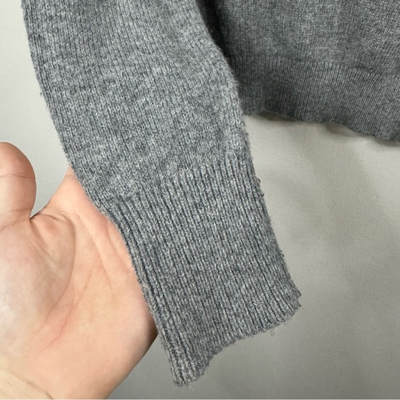 BRANDY MELVILLE Cassia Turtleneck Cowl Sweater Gray Size OS Small Wool Blend - Picture 3 of 9